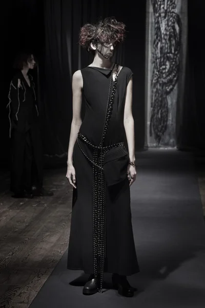 Look 11